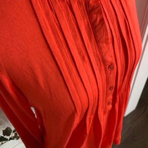 Joseph A NWT Women's Pleated Knit Top - Picture 7 of 7